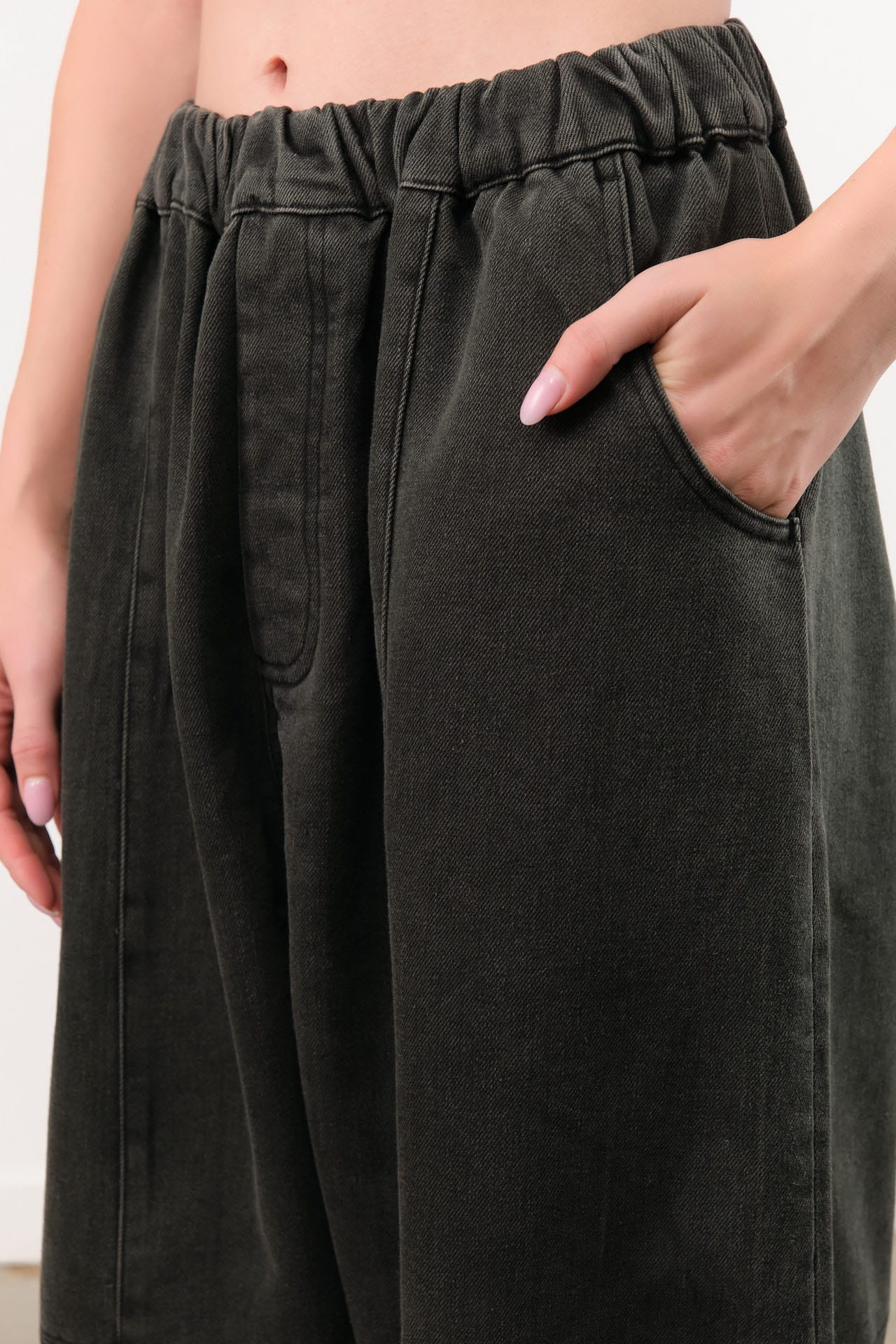 7115 by Szeki Apparel Womens Pants Elastic Panel Barrel Trouser in Washed Black