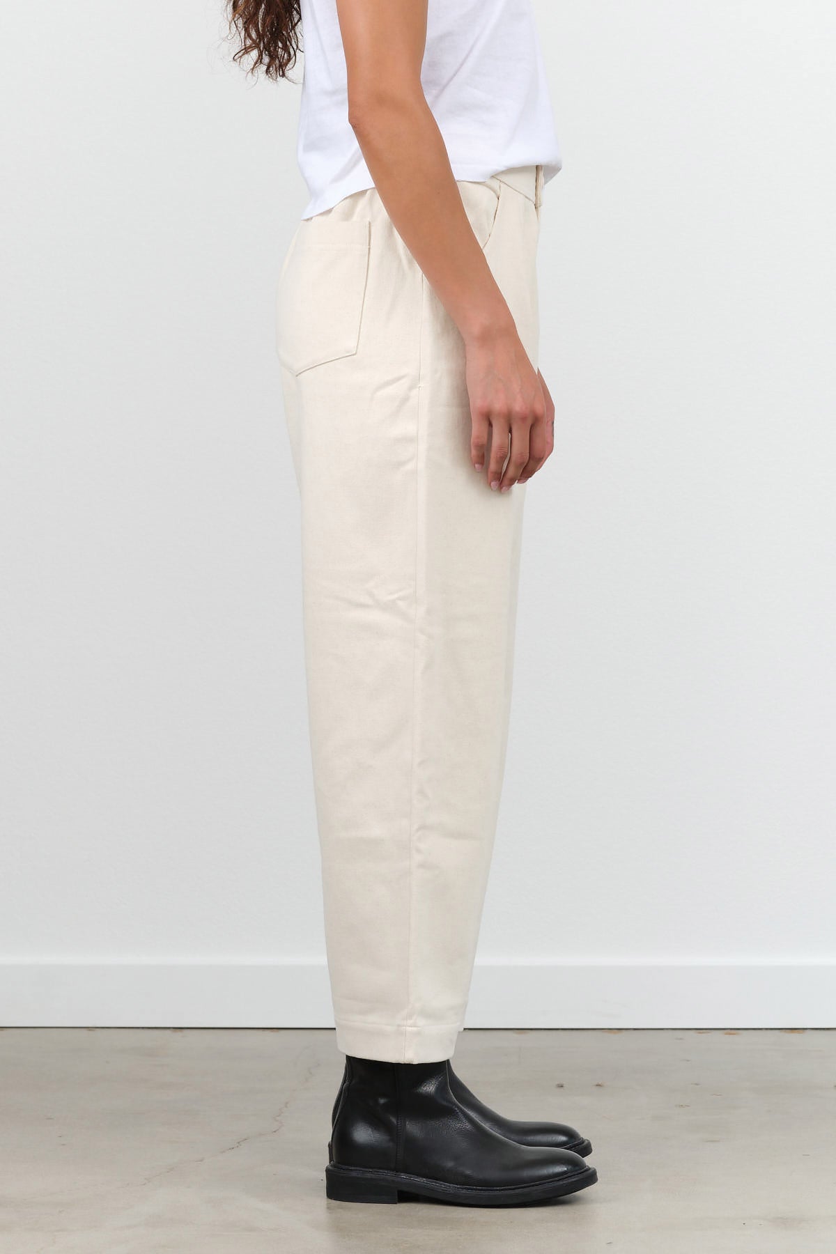 7115 by Szeki Fall Signature Curved Legged Trouser in Off White with Button and Pockets