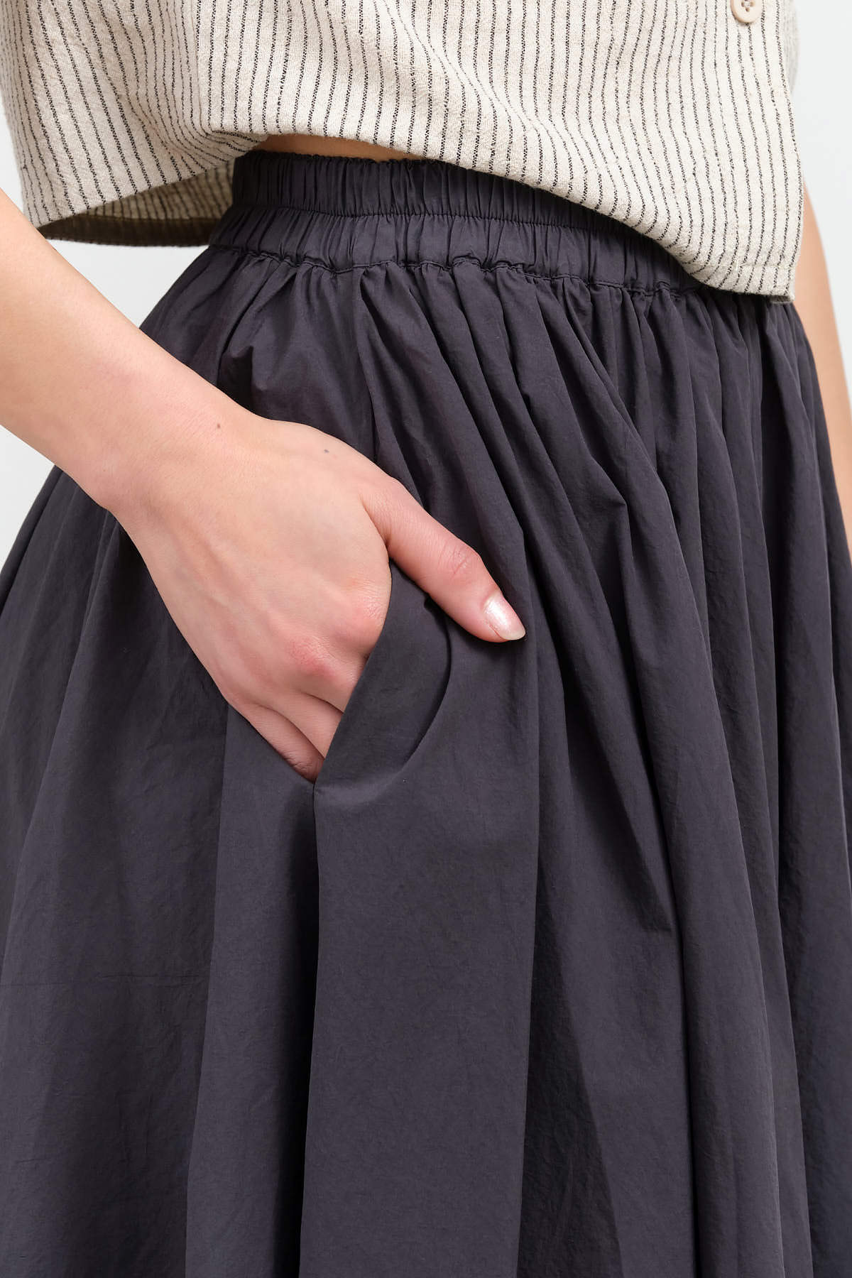 Pocket view of Papery Elastic Prairie Skirt in Navy Black