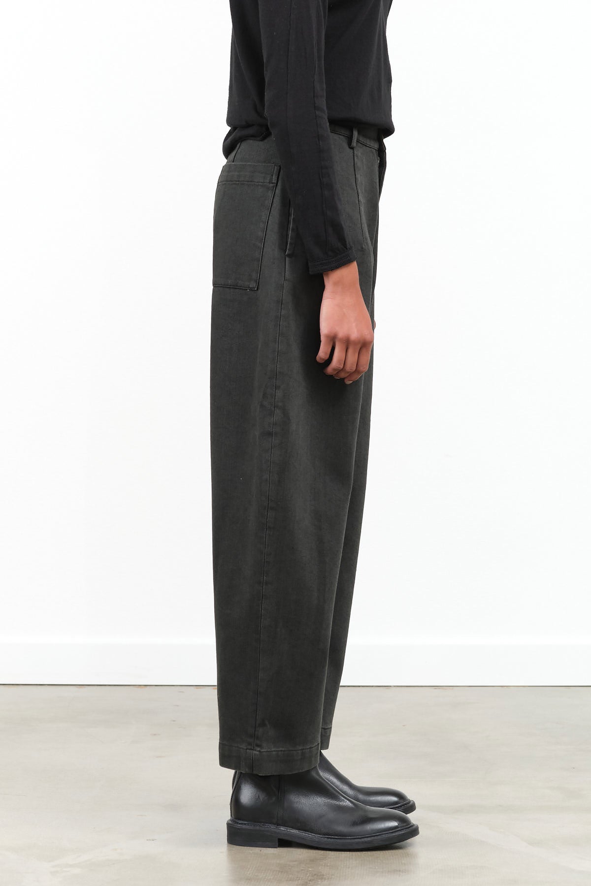 Designer Brand 7115 by Szeki Sand-Washed Tailored Curve Legged Trouser in Washed Black