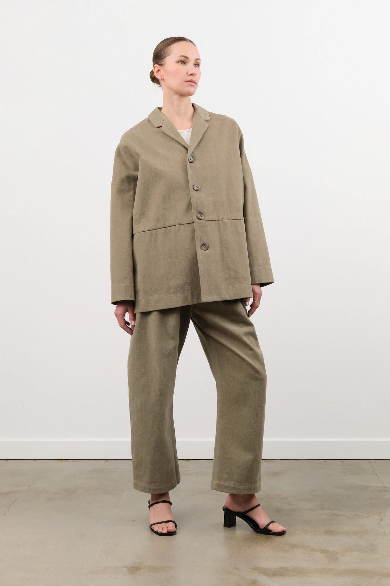 7115 by Szeki Apparel Womens Pants Tailored Curve Legged Trouser in Umber