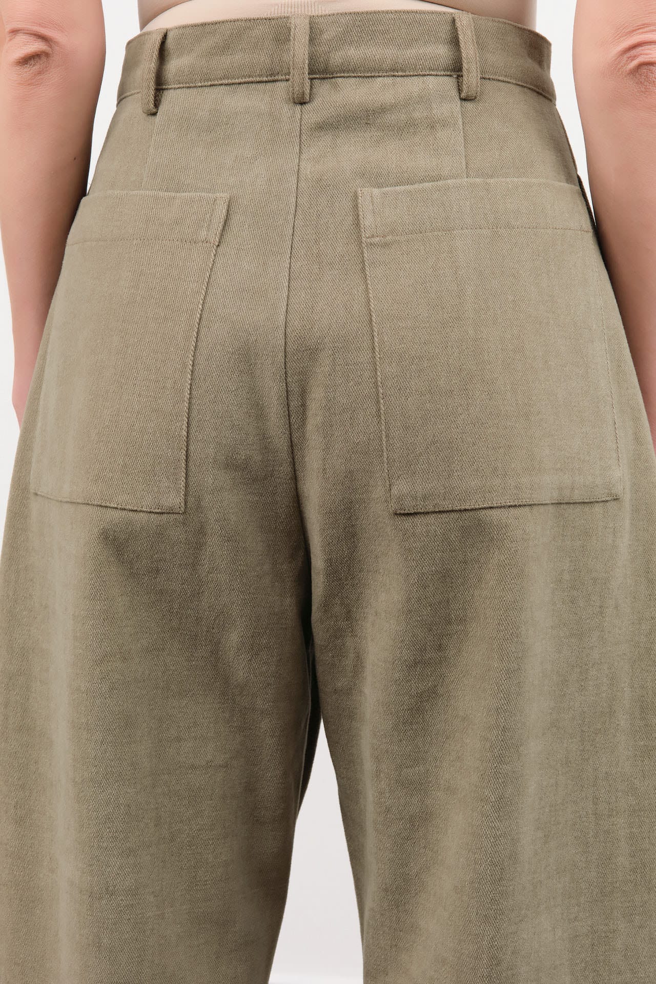 7115 by Szeki Apparel Womens Pants Tailored Curve Legged Trouser in Umber