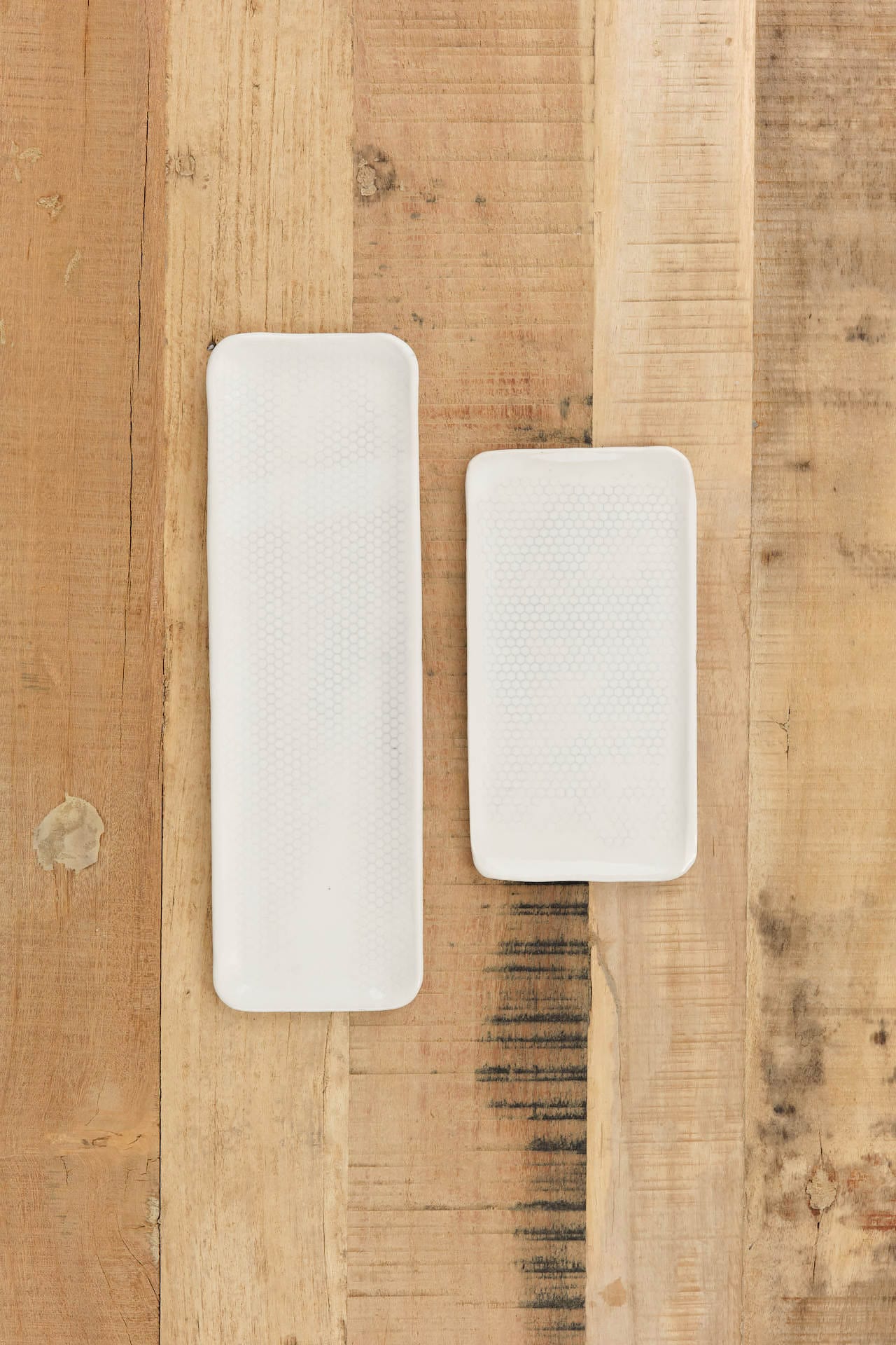 DBO Home Home Kitchen Serving B&B Honeycomb Rectangular Serveware Salt n Pepper