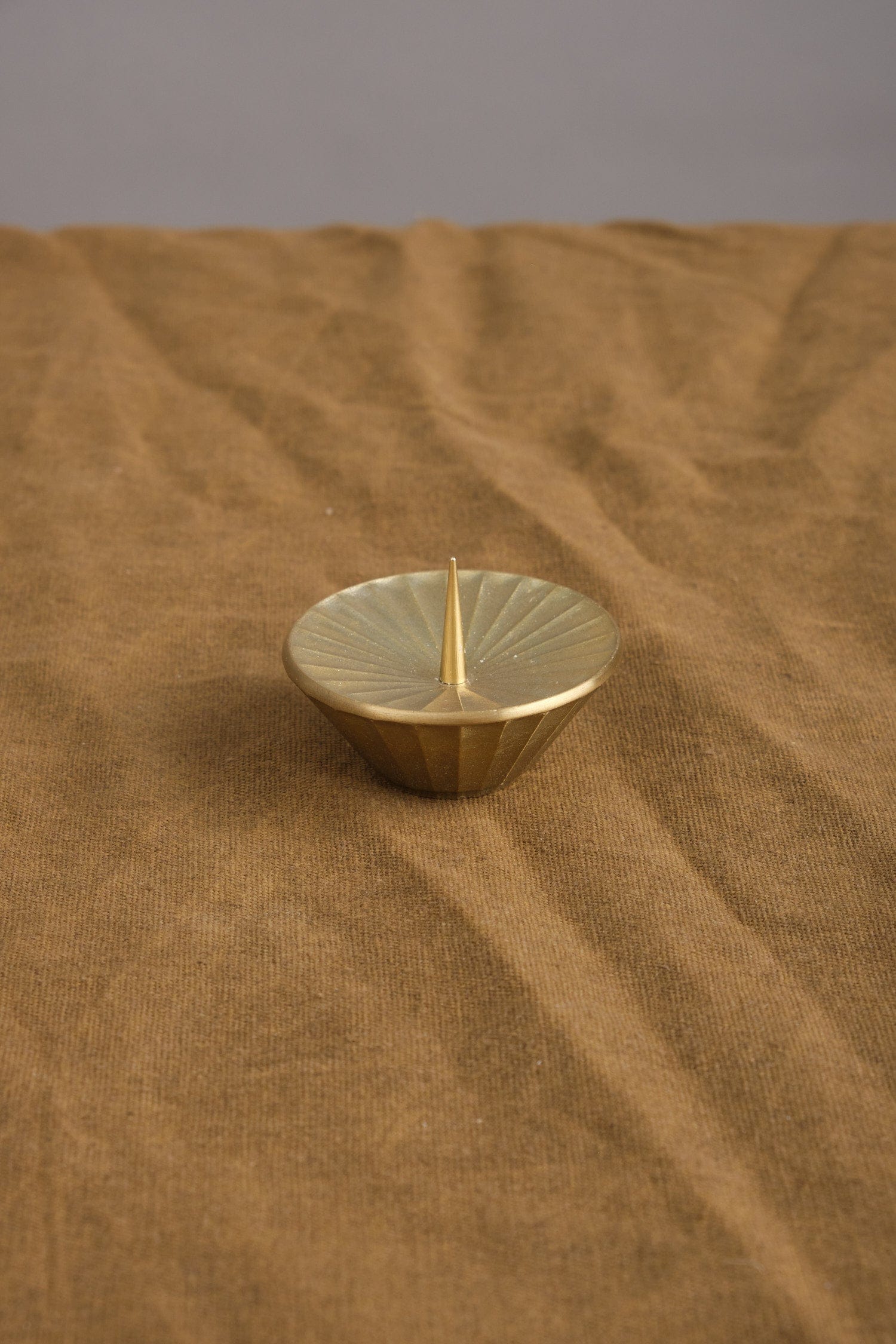 Daiyo Home Candle Holders Circle Brass Candle Stand Brass / 2" Dia X 1.75" H