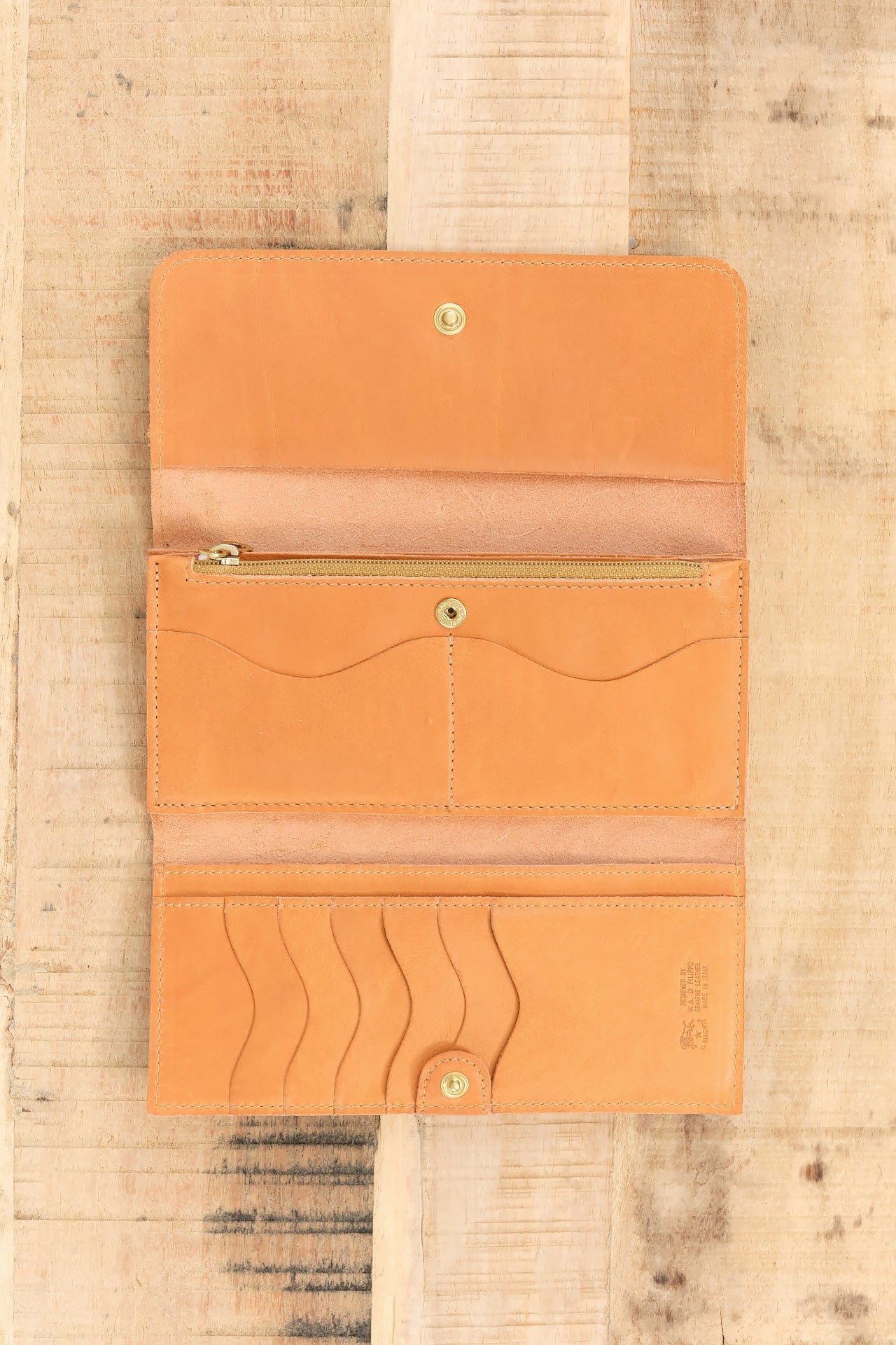 Il Bisonte Accessories Wallets Classic Continental Wallet in Naturale Naturale / 7.25" L X 3.75" W X 1" D