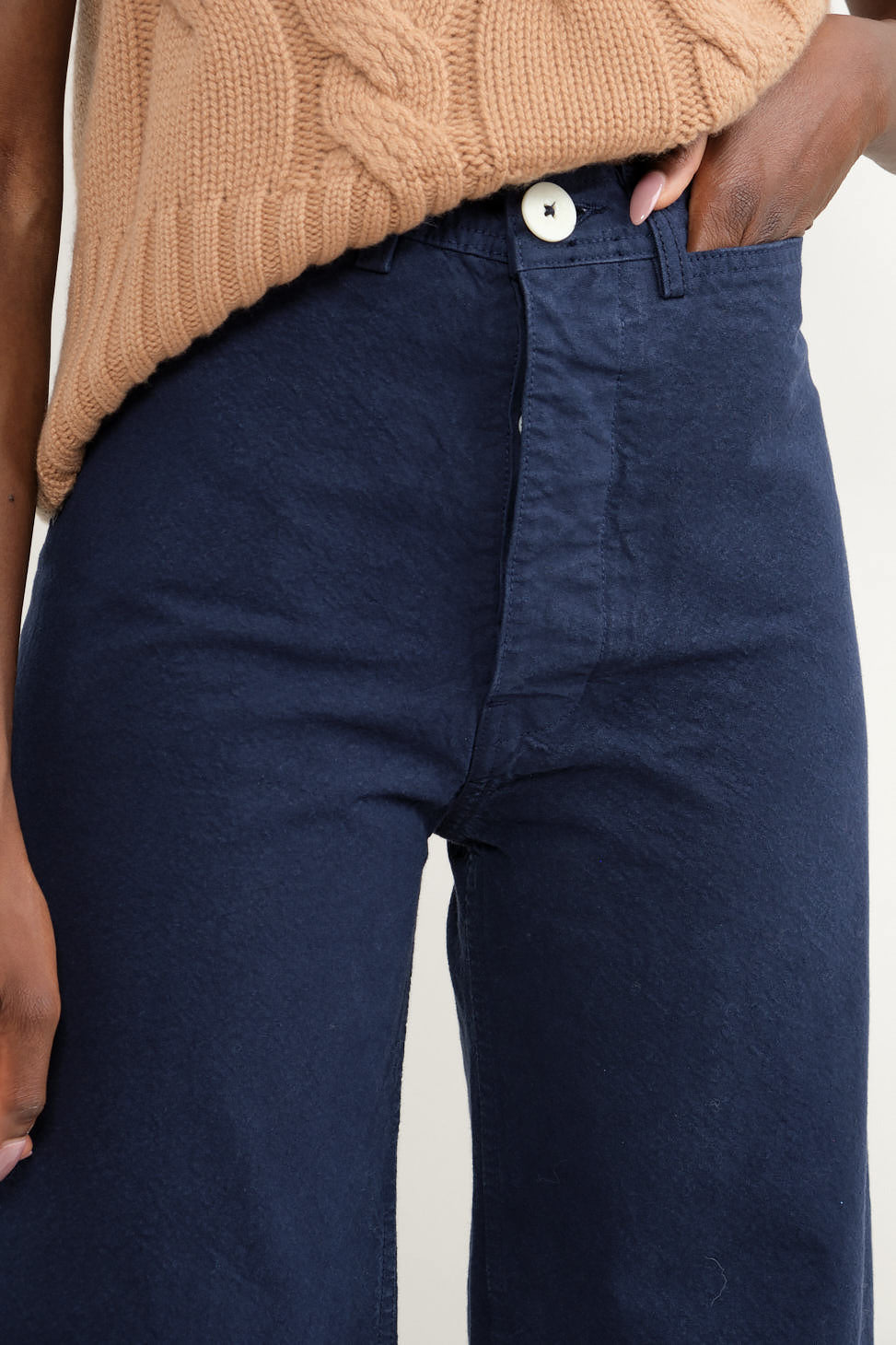 Front detailing on Sailor Pant in Midnight