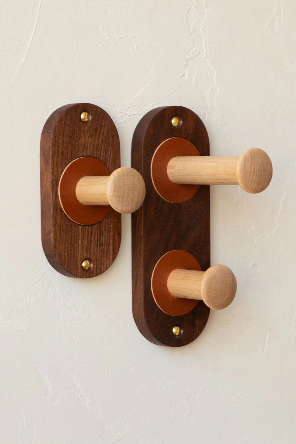 Lostine Home Objects Peggy Hook Walnut / Single