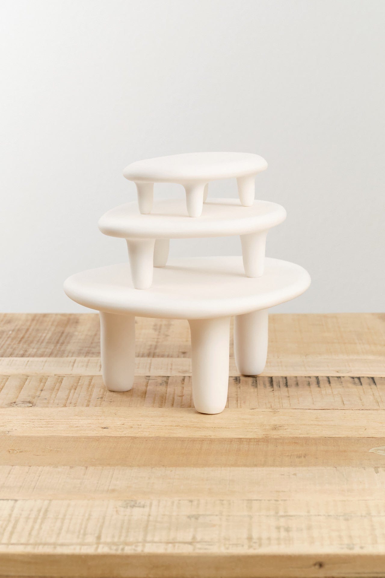 Tina Frey Designs Home Kitchen Serving Puddle Large Elevated Platter White