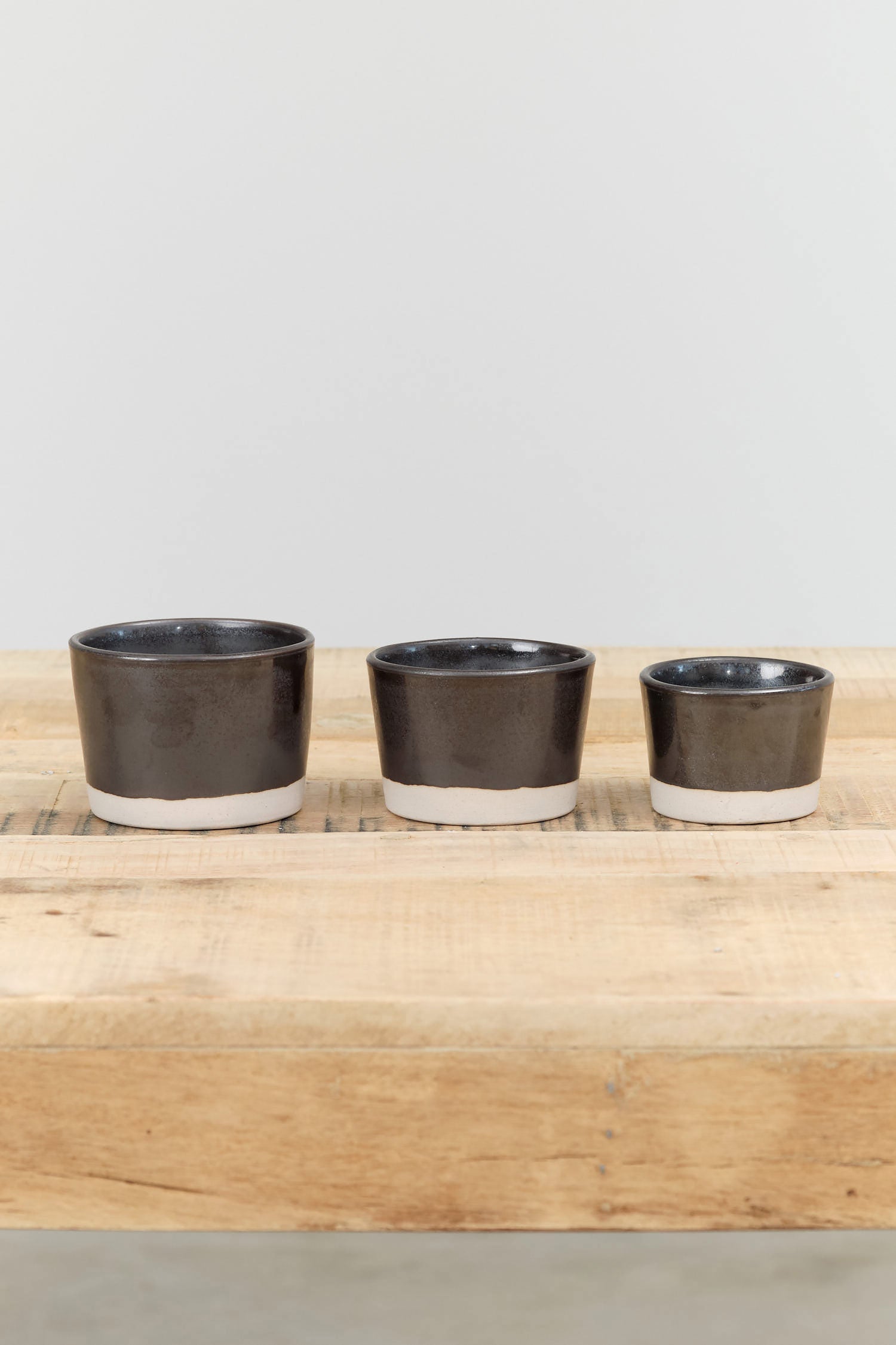 WRF Lab Ceramics Medium Multi Purpose Vessel in Ash and Black 