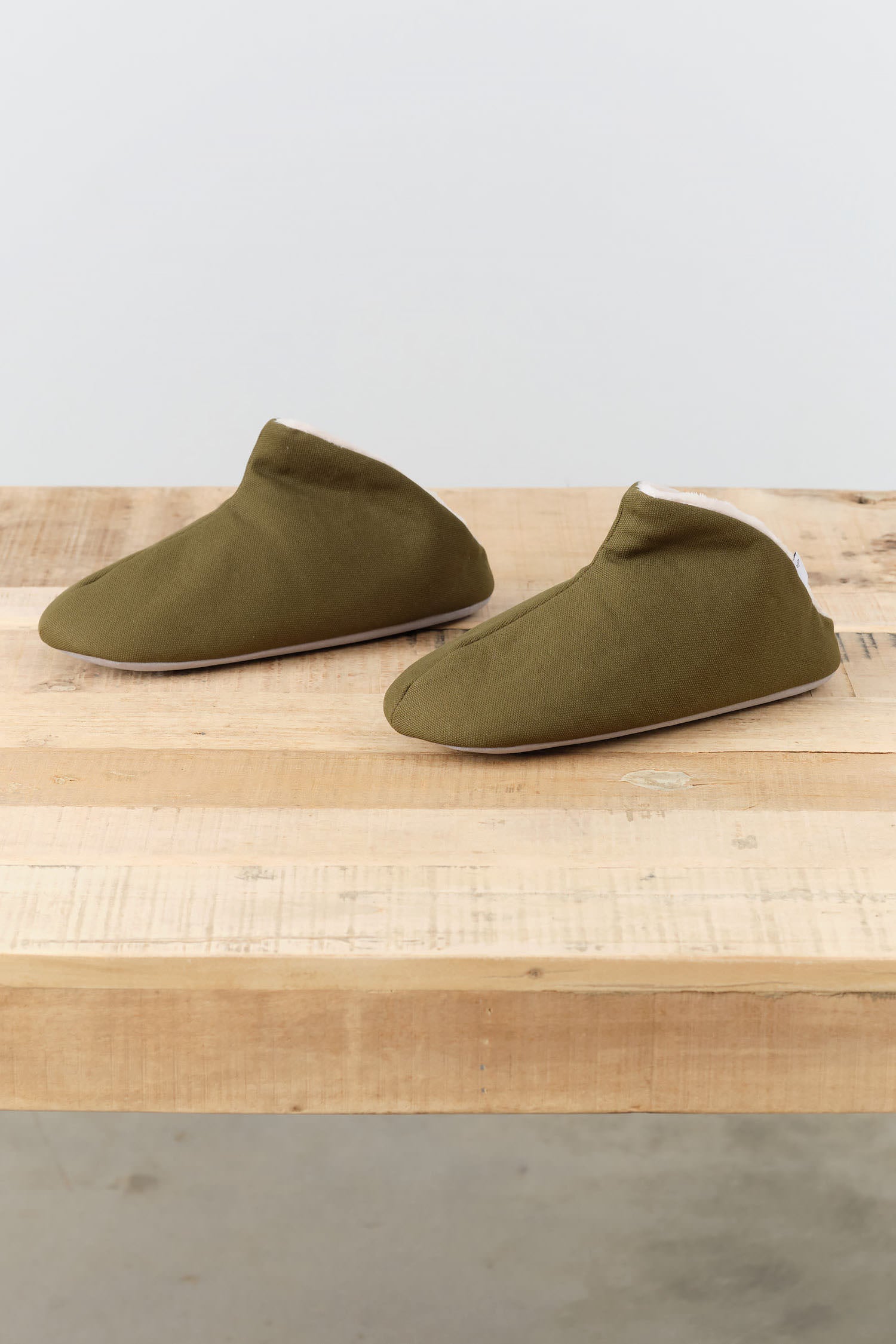 ABE Sangyo Accessories Slippers ABE Lined Room Bootie in Olive Olive / Medium