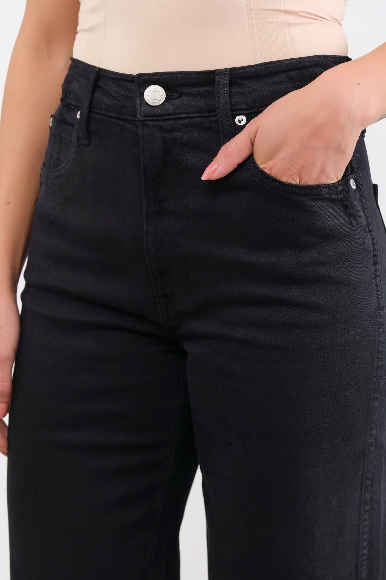 Amo Denim Apparel Womens Denim Frida Jean in Black Oak