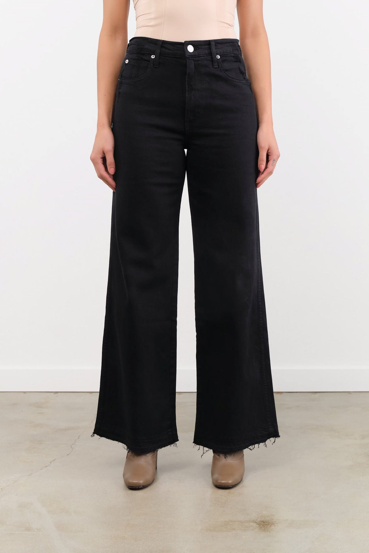 Amo Denim Apparel Womens Denim Frida Jean in Black Oak