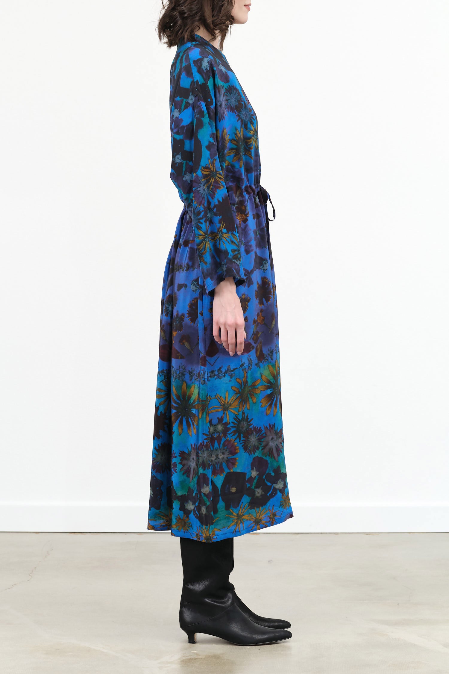 Anntian Designer Brand Simple Long Sleeve Midi Dress with Tie Waist in Print E Blue