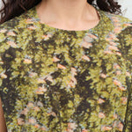 Collar view of Simple Dress in Print F