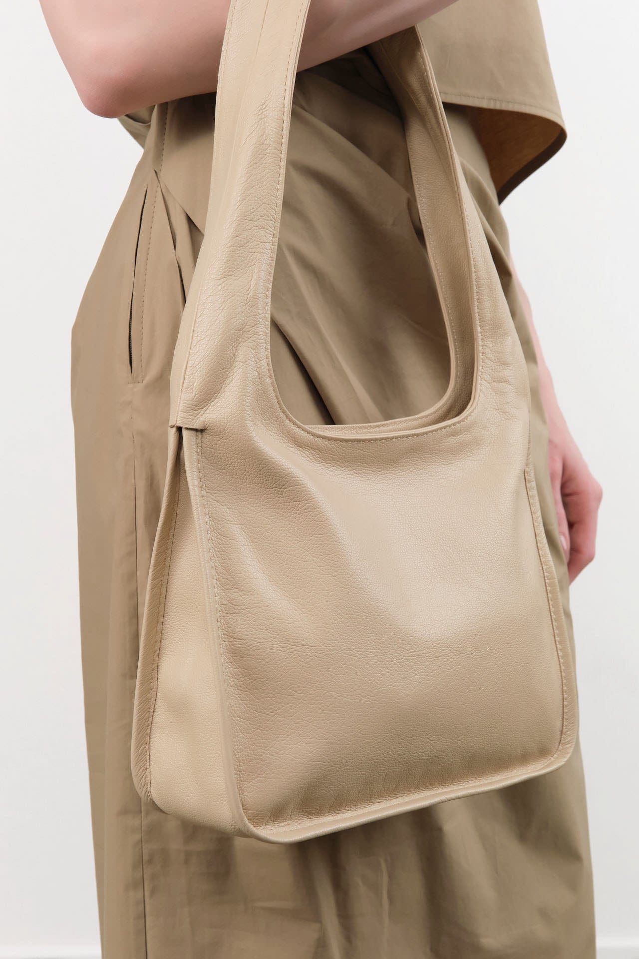 Are Studio Accessories Bags Clara Bag Fawn / 8.5″ H X 11″ W X 3″ D