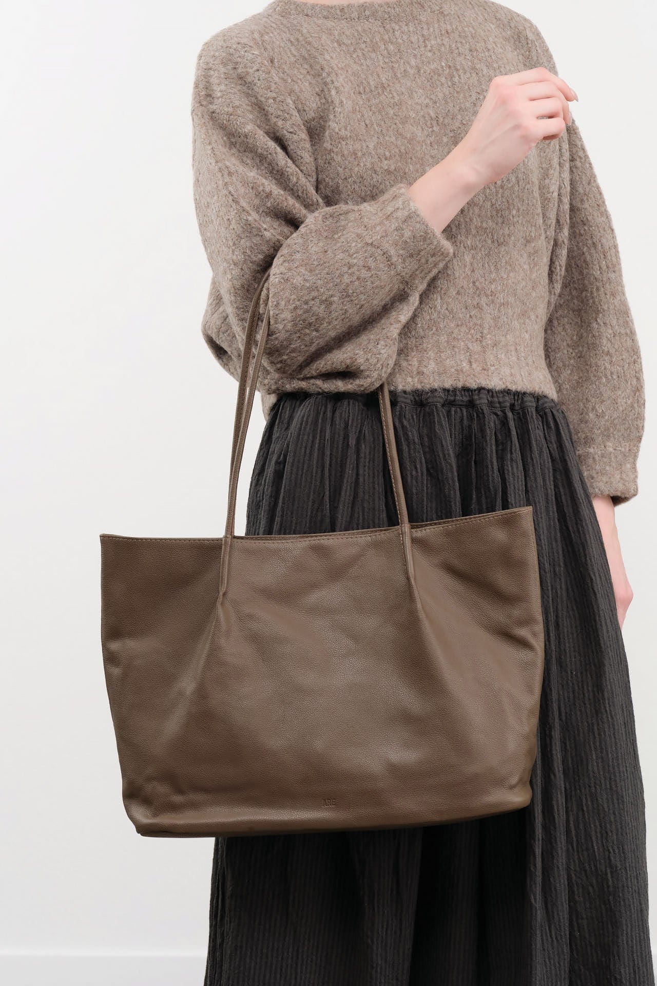 Are Studio Accessories Bags Large Frances Bag in Tobacco Tobacco / 11" L X 14" W X 4.5" D