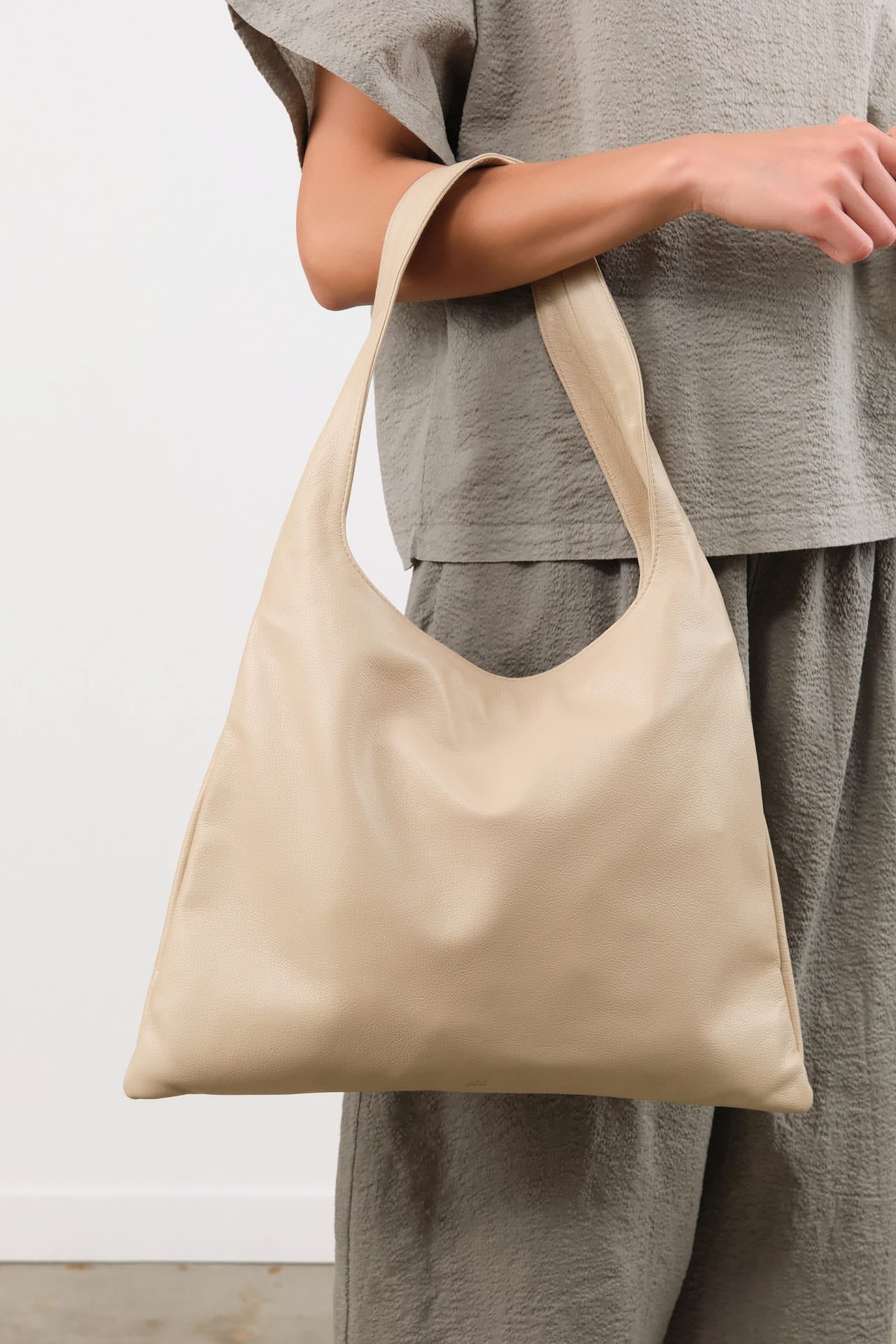 Are Studio Accessories Bags Stella Bag in Fawn Fawn / 13" H X 17" W