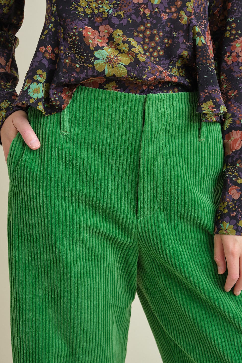Front detailing on Sigrid Pant