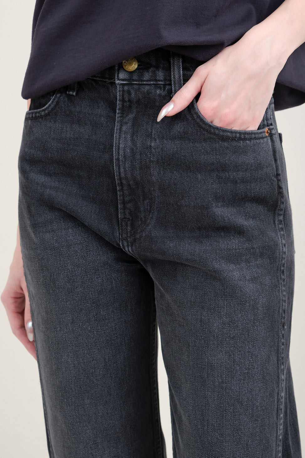 Front detailing on Plein High Straight Jean in Stil Black