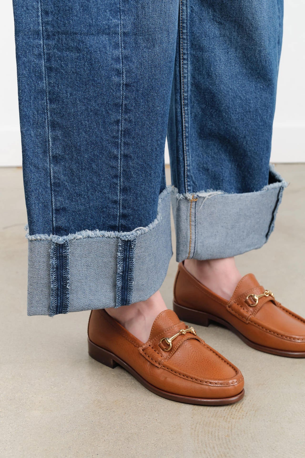 B Sides Jeans Apparel Womens Denim Relaxed Cuffed Lasso in Cate Wash