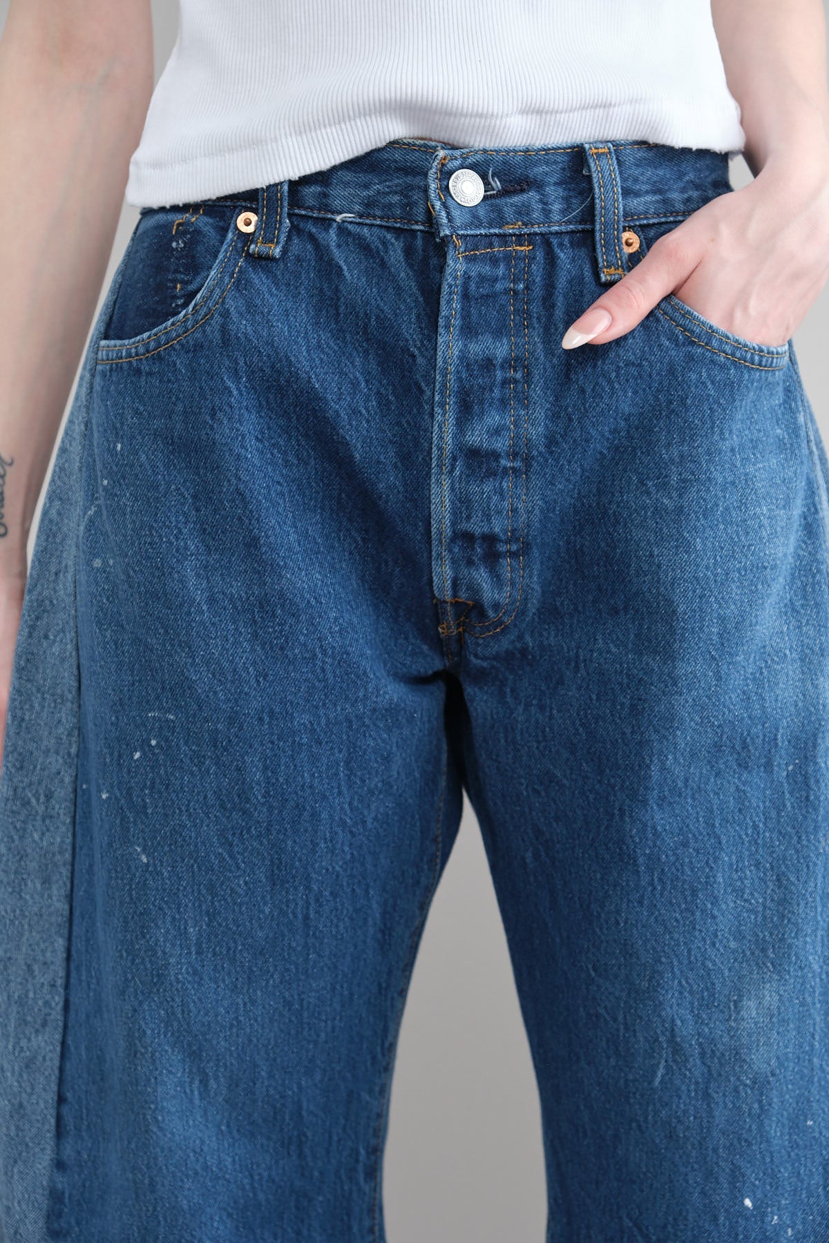 Front detailing on Vintage Lasso Jean