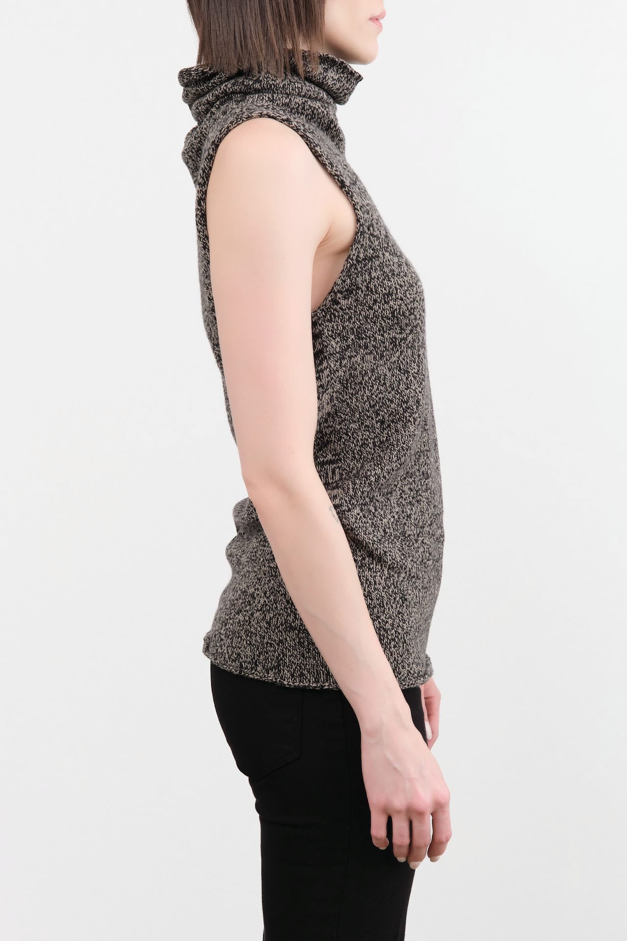 Baserange Apparel Womens Sweaters Kem Turtleneck Vest