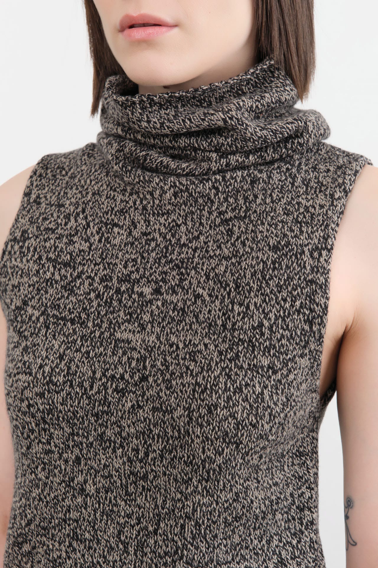 Baserange Apparel Womens Sweaters Kem Turtleneck Vest