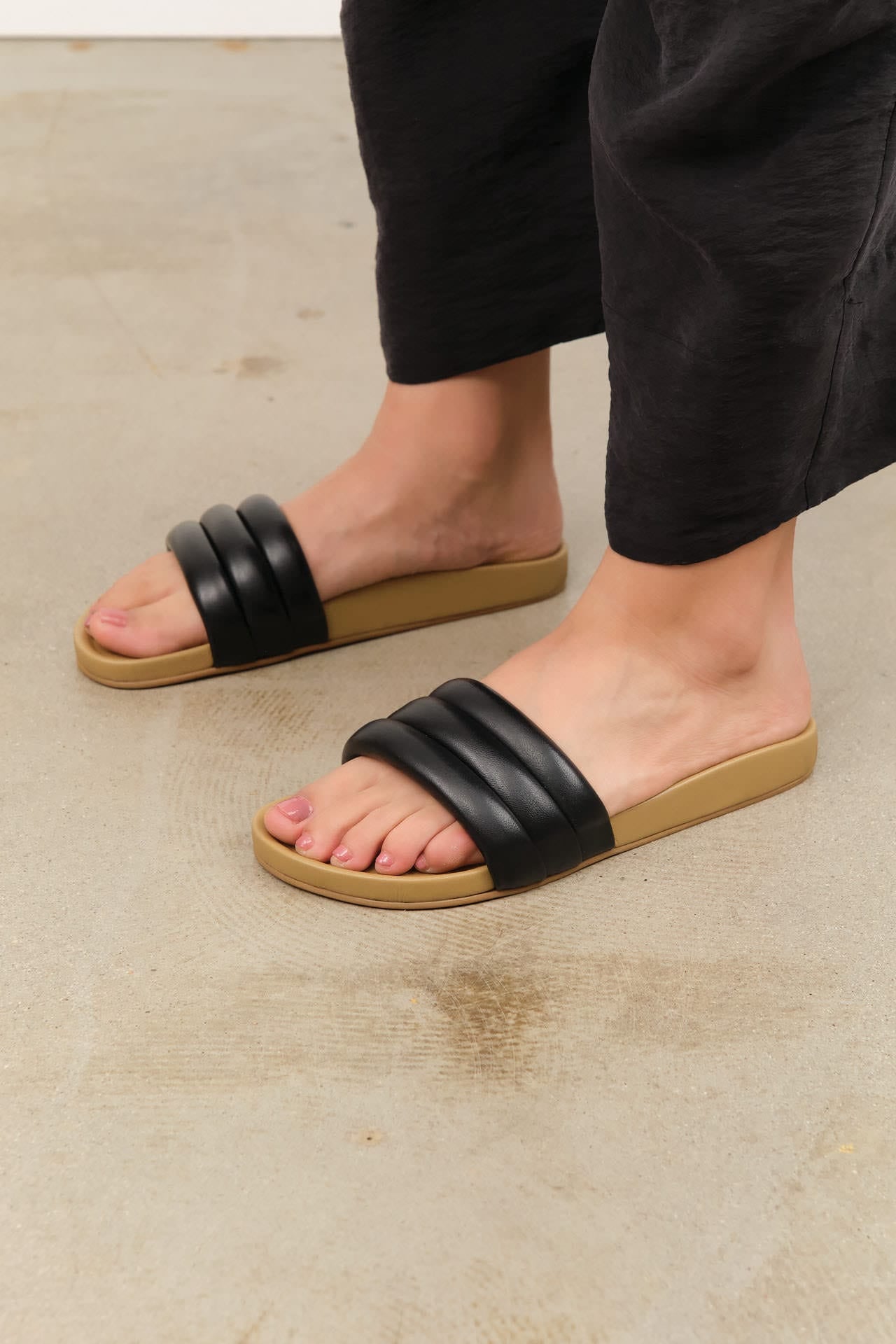 Beatrice Valenzuela Accessories Womens Shoes Classic Sandalia in Black