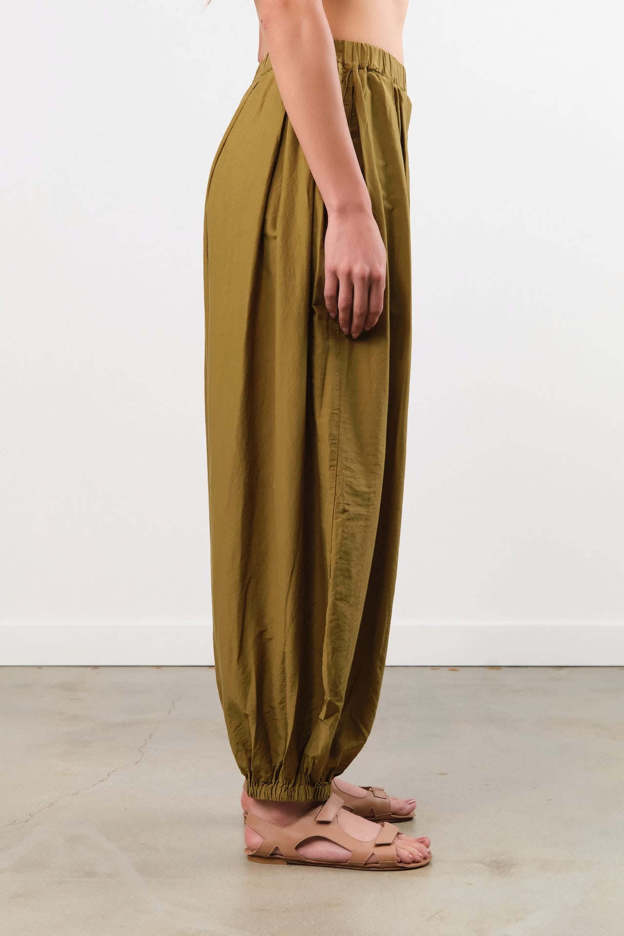 Black Crane Apparel Womens Pants Akari Pants in Dark Olive