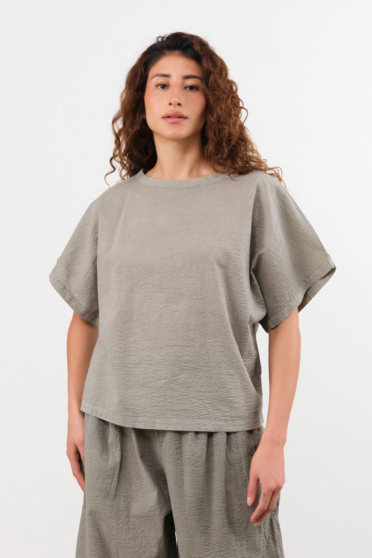 Black Crane Apparel Womens Blouses Boxed Top