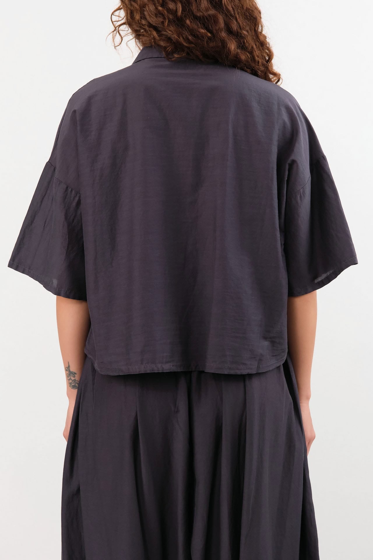 Black Crane Apparel Womens Blouses Cropped Shirts in Faded Black