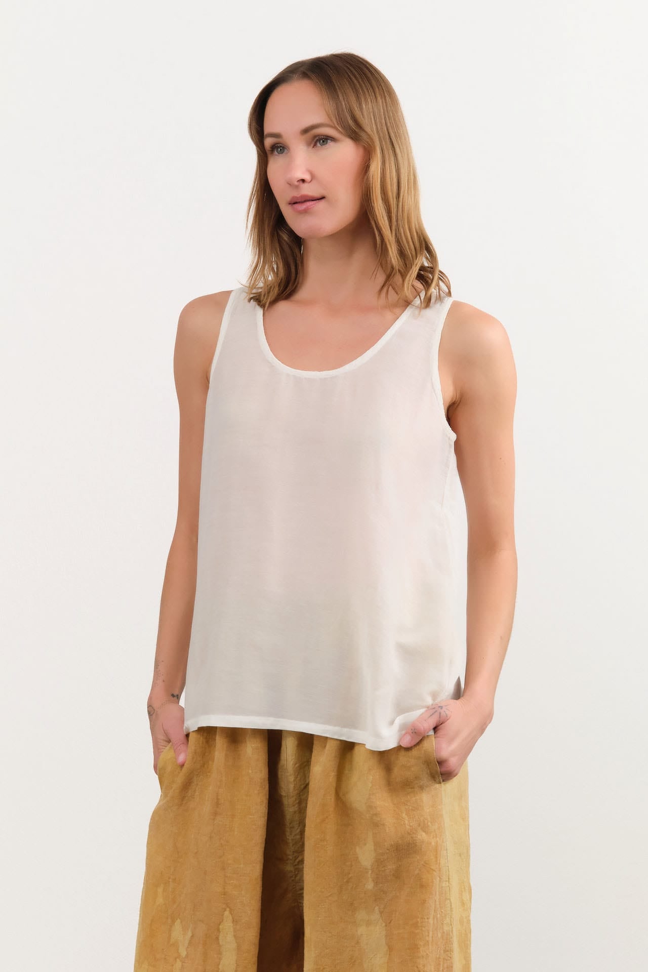 Black Crane Apparel Womens Tees Loose Tank Top in White
