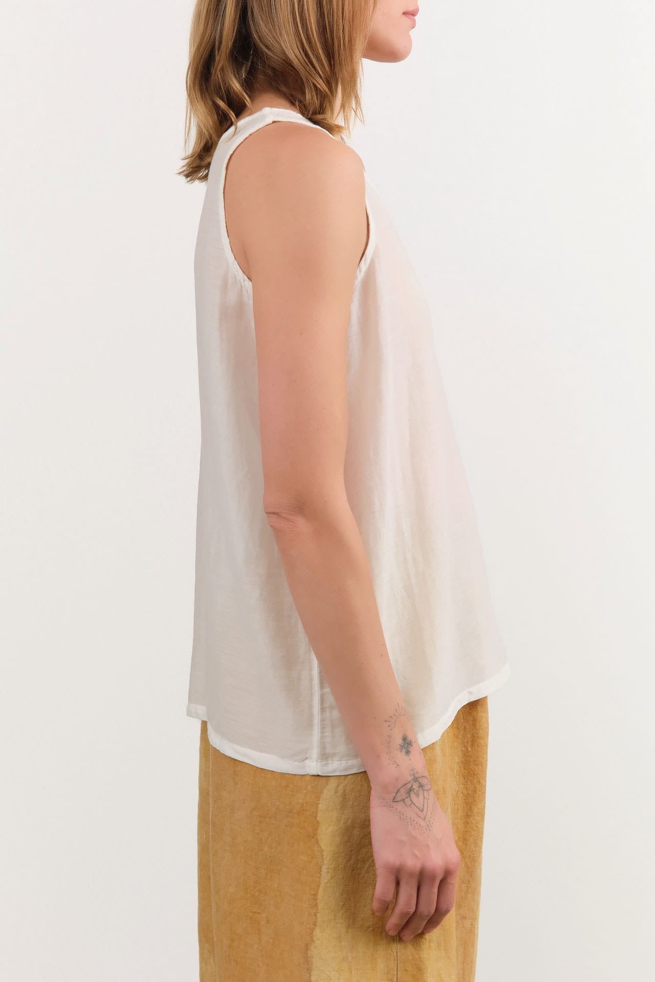 Black Crane Apparel Womens Tees Loose Tank Top in White