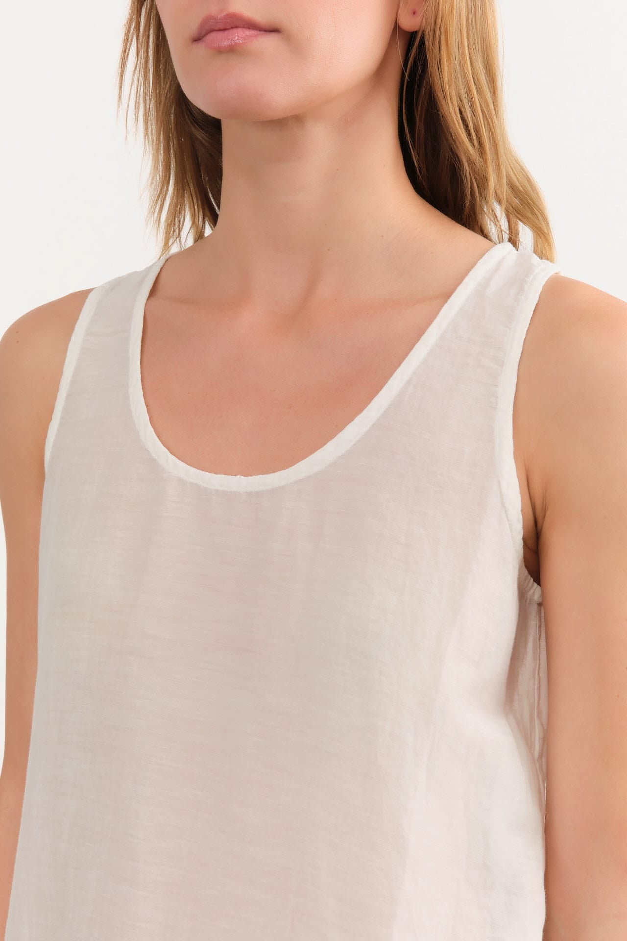 Black Crane Apparel Womens Tees Loose Tank Top in White