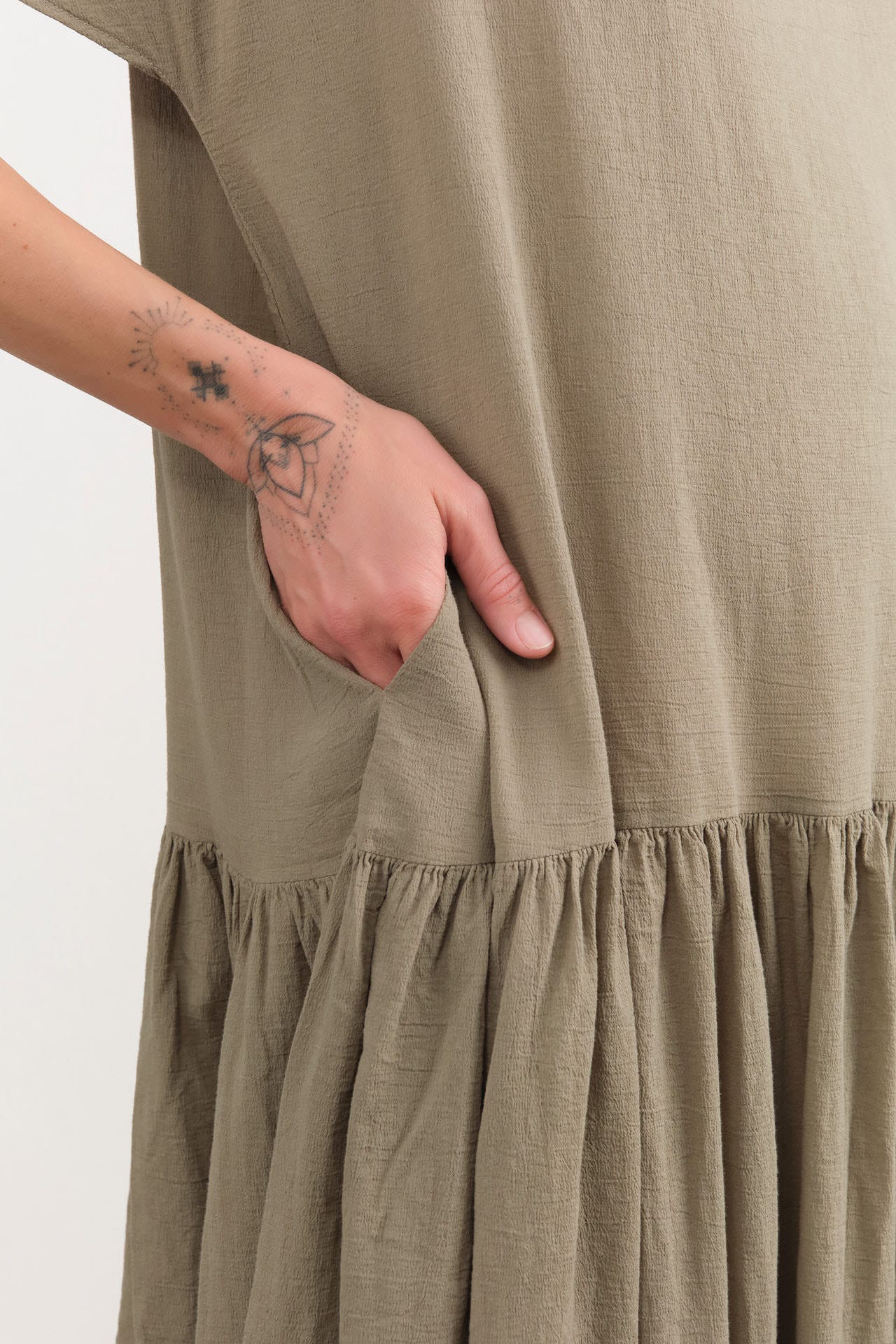 Black Crane Apparel Womens Dresses New Easy Dress in Cement