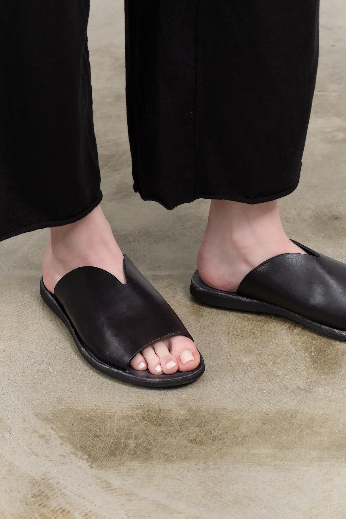 Brador Shoes Azeca Sandal in Black