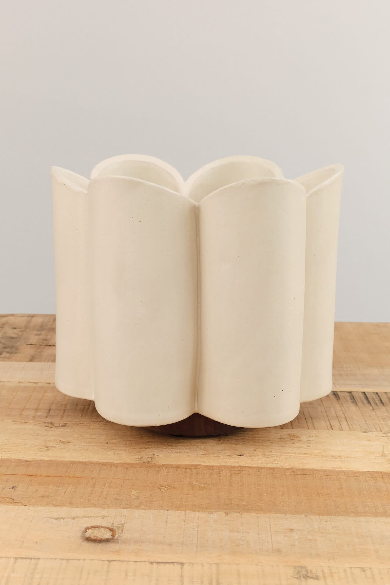 BZippy Art Ceramics Short Scallop Vase in Cream Cream