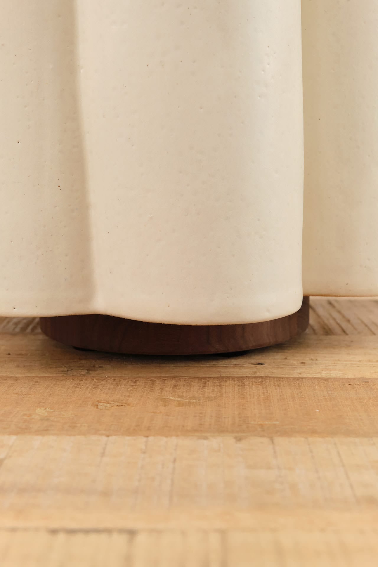 BZippy Art Ceramics Short Scallop Vase in Cream Cream