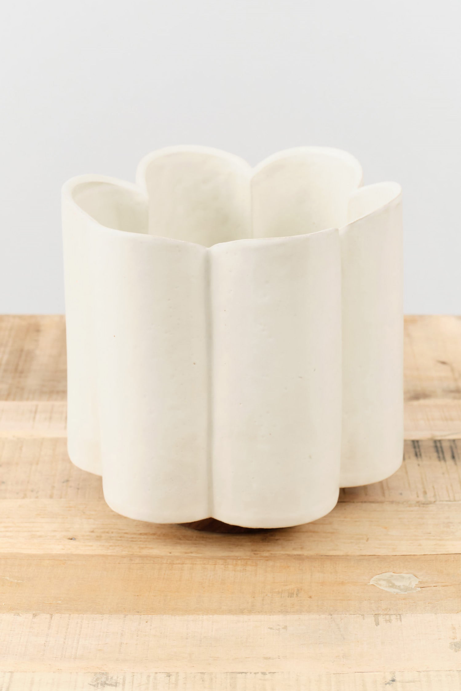 Short Scallop Vase by BZippy in Cream