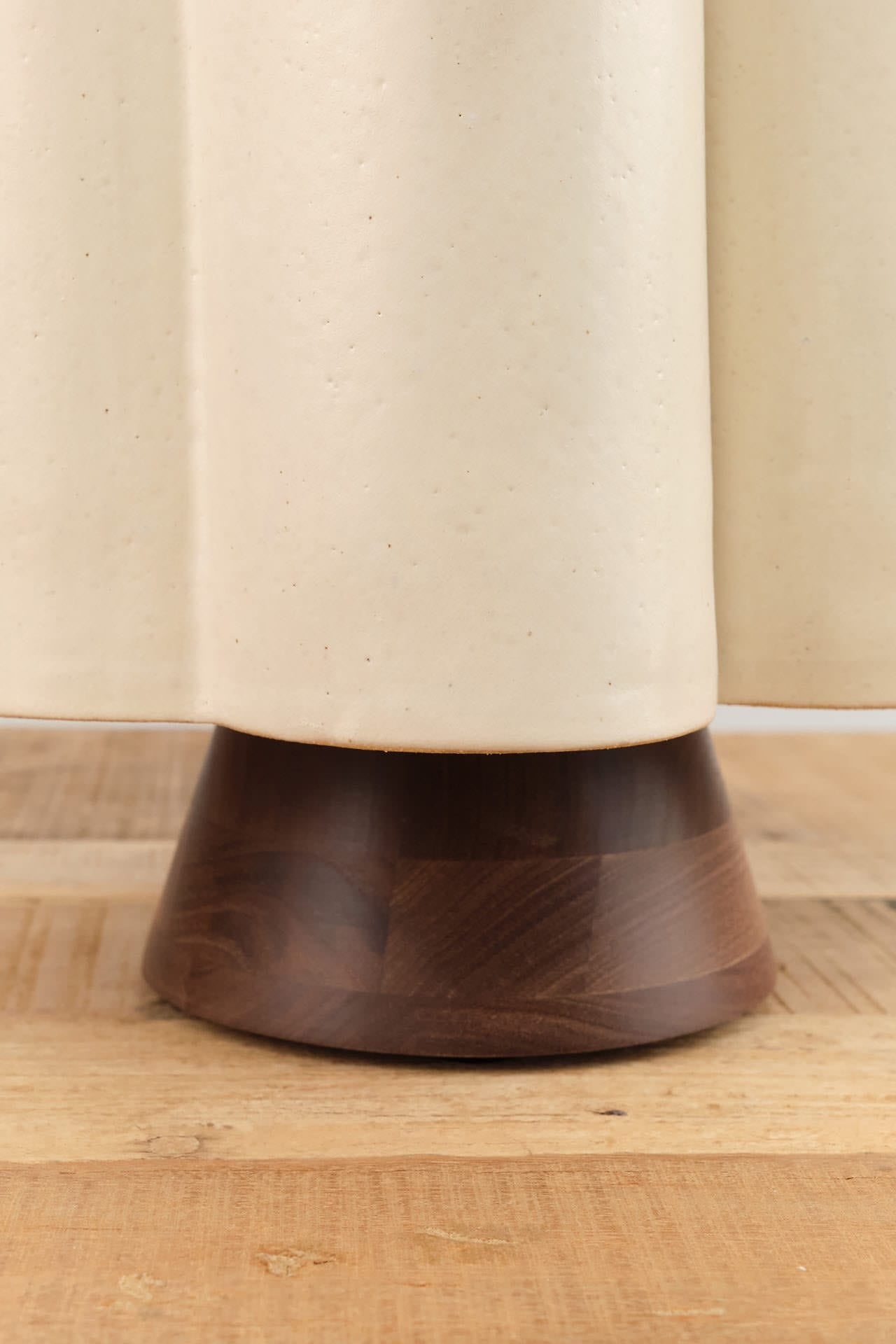 BZippy Art Ceramics Tall Scallop Vase in Cream Cream