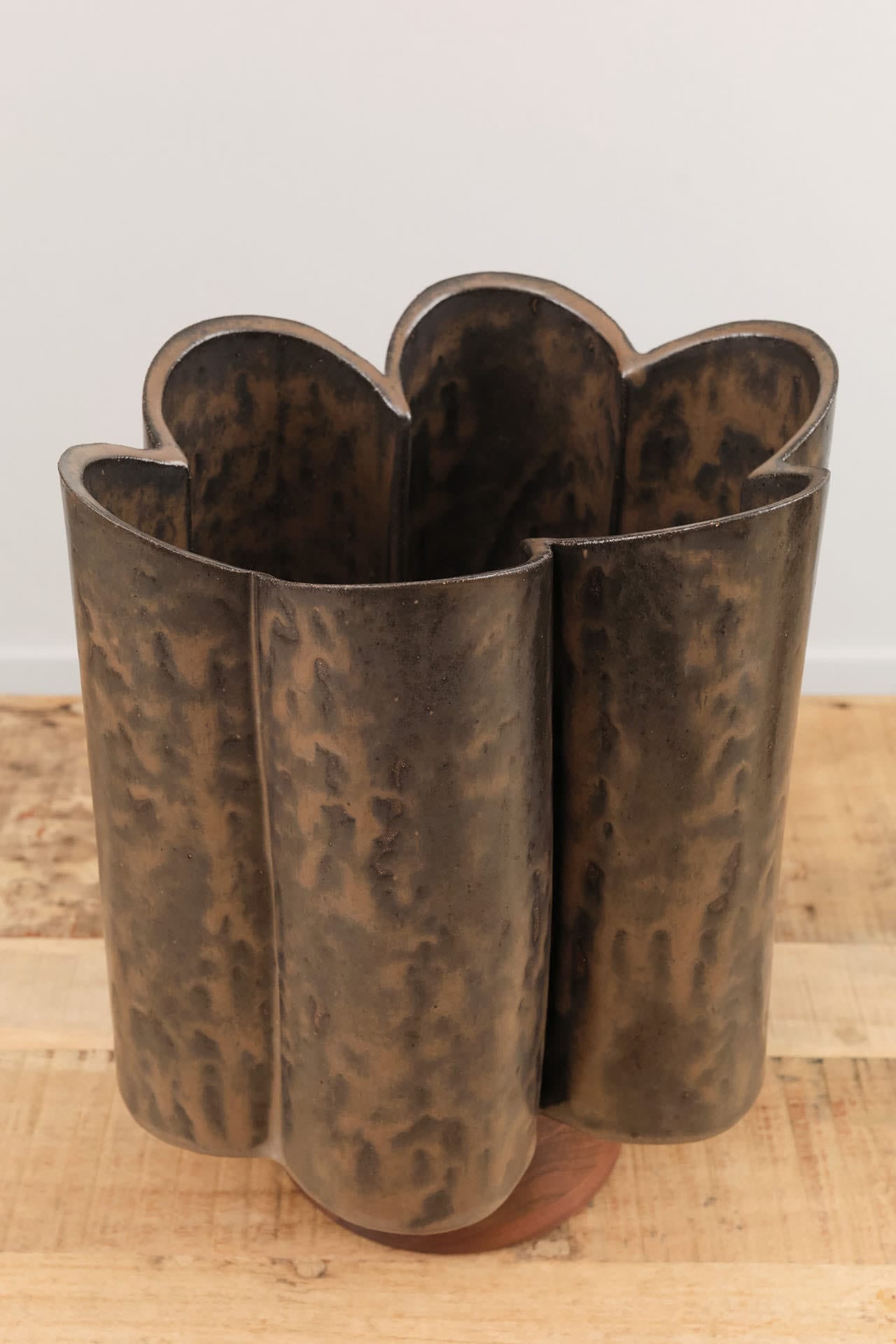 BZippy Art Ceramics Tall Scallop Vase in Espresso Espresso