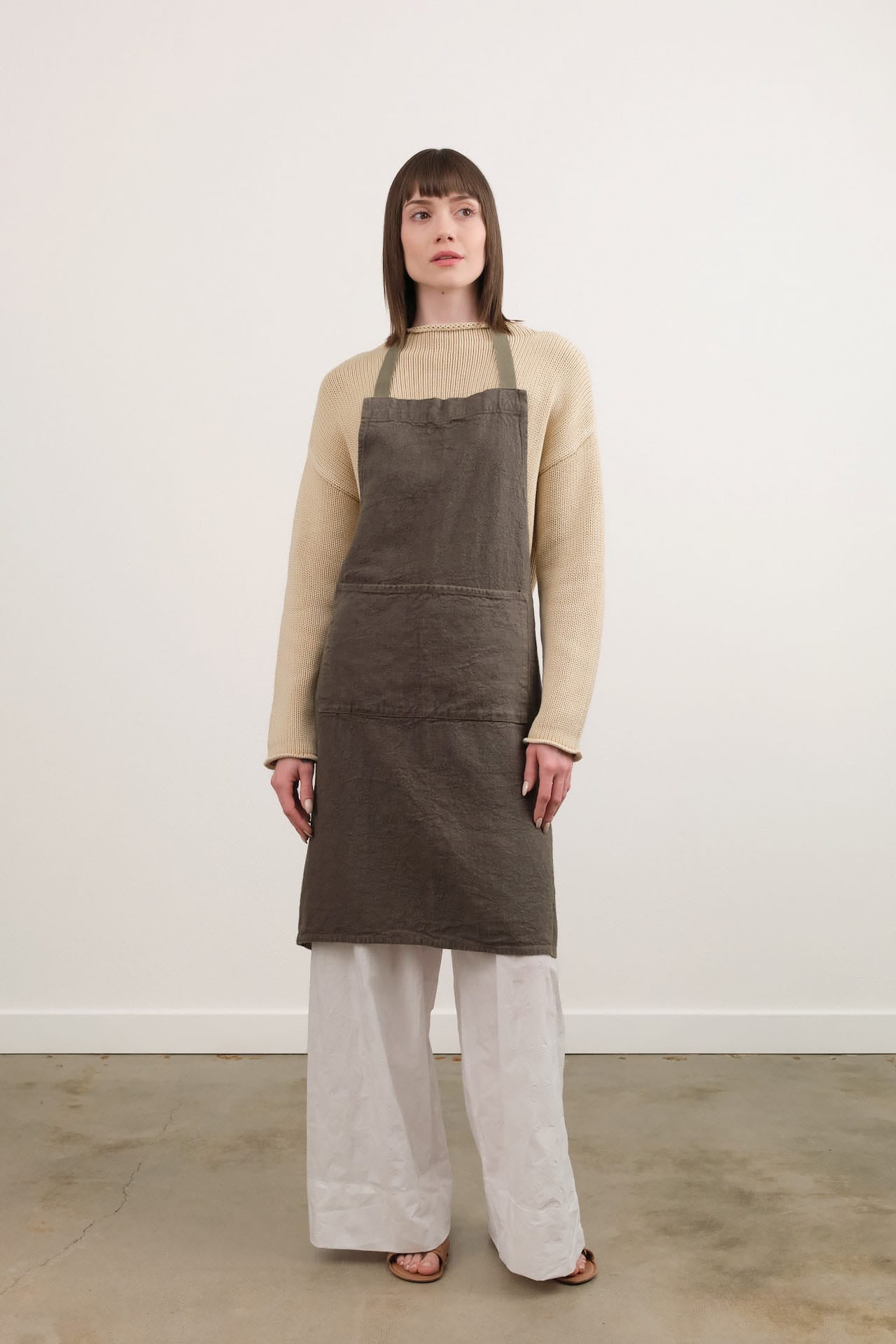 Charvet Editions Home Kitchen Aprons Doudou Apron in Oxyde Oxyde / 33.5" L X 30.75" W