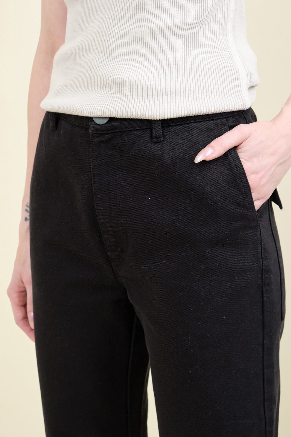 Pocket on Panjad Cropped Trousers