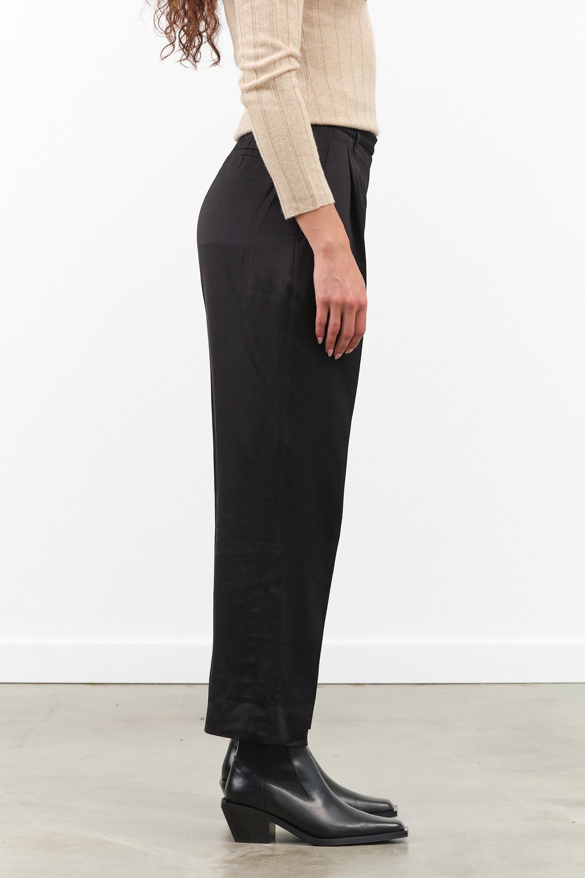 Christian Wijnants Designer High Waisted Trousers Prikana Pant in Black