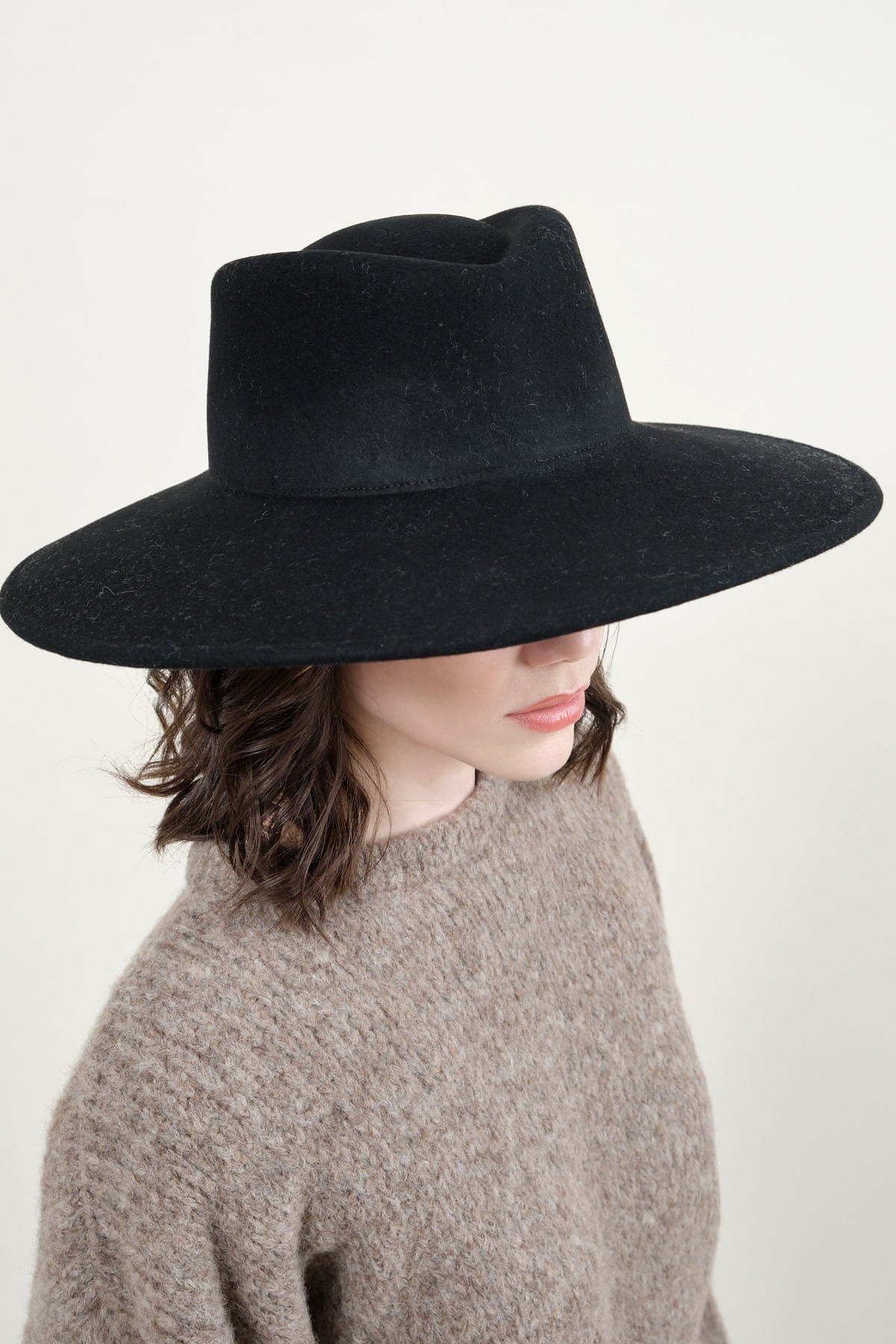 Top of Dai Hat in Black