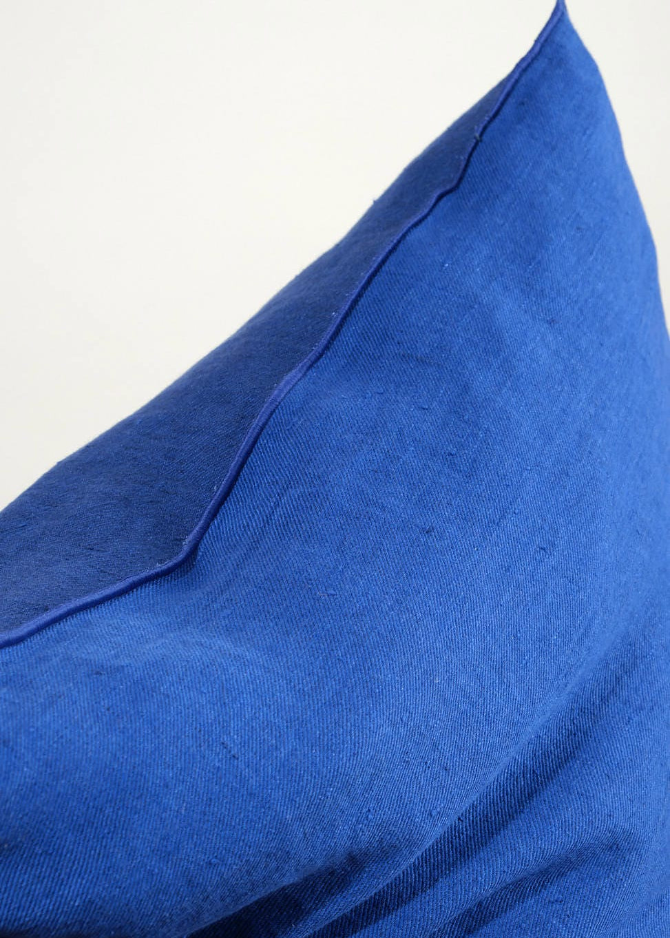 Maison De Vacances Home Pillows 26" X 26" Crumpled Washed Linen Vice Versa Cushion in Cobalt Cobalt/Indigo / 26" X 26"