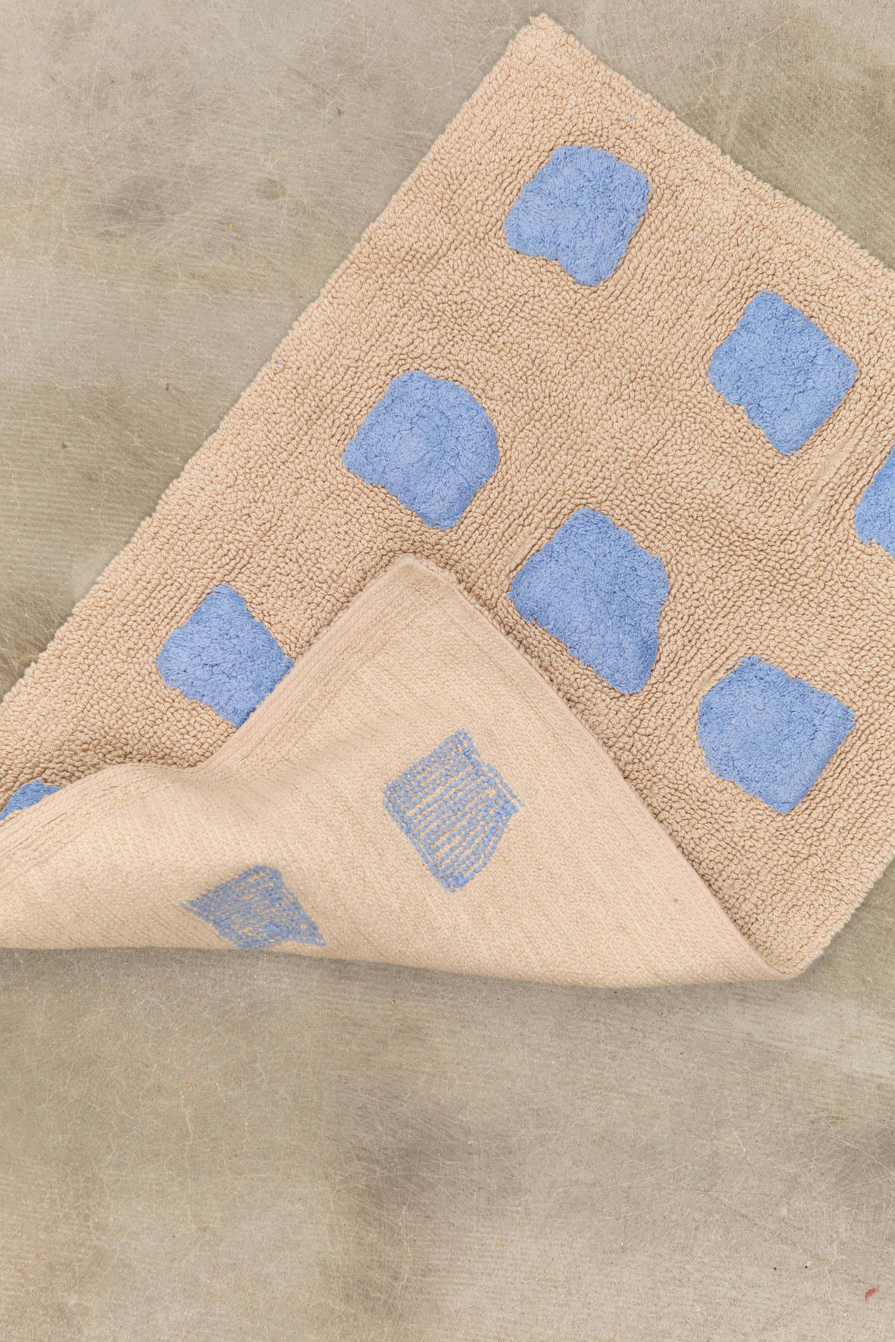 Cold Picnic Home Bath Accessories Wisdom Teeth Bathmat in Almond Almond / 30" L X 20" W