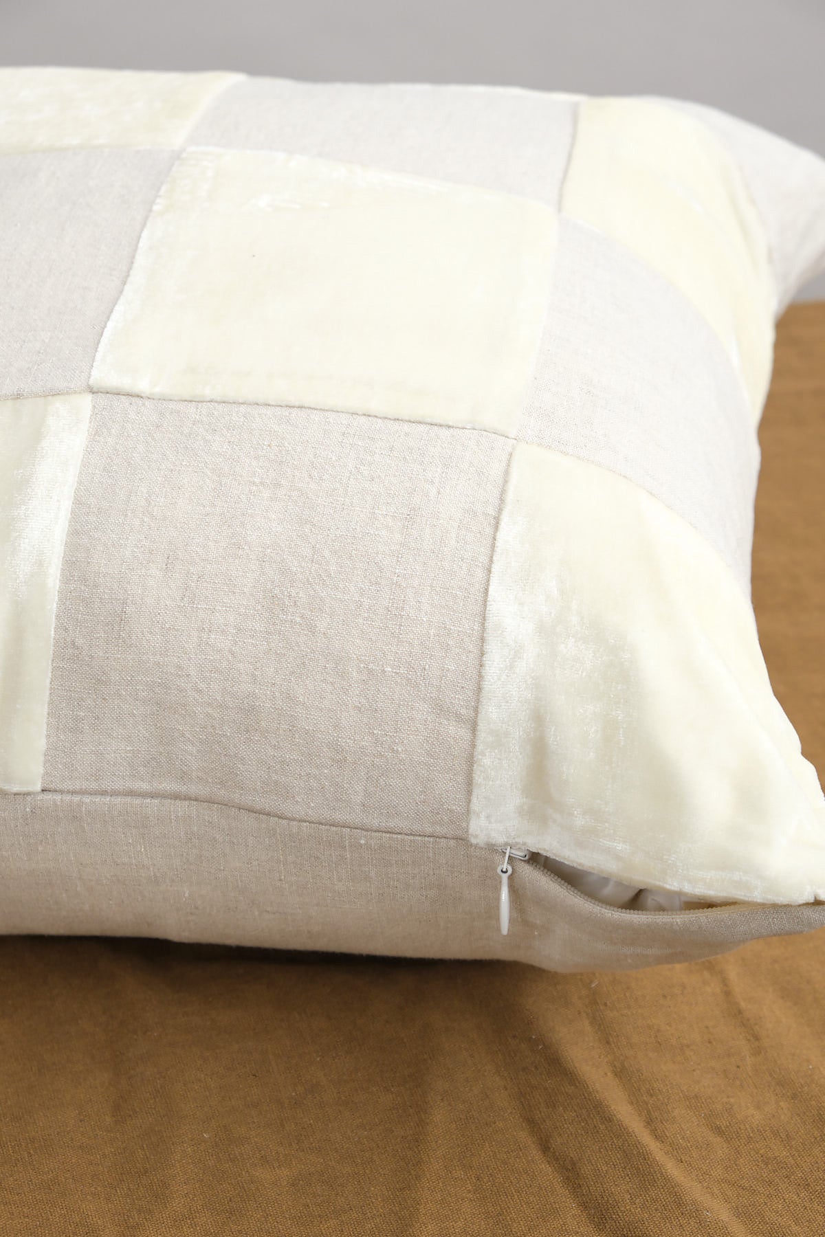 Correll Correll Checkered Velvet Pillow with invisible zipper