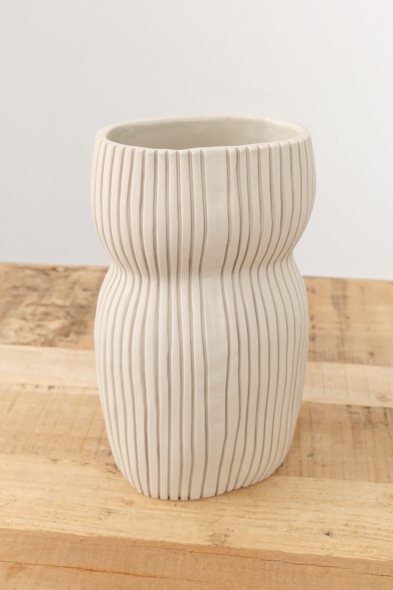 Cym Warkov Ceramics Home Kitchen Vases Large Oval Curvy 2.0 Vase Cream