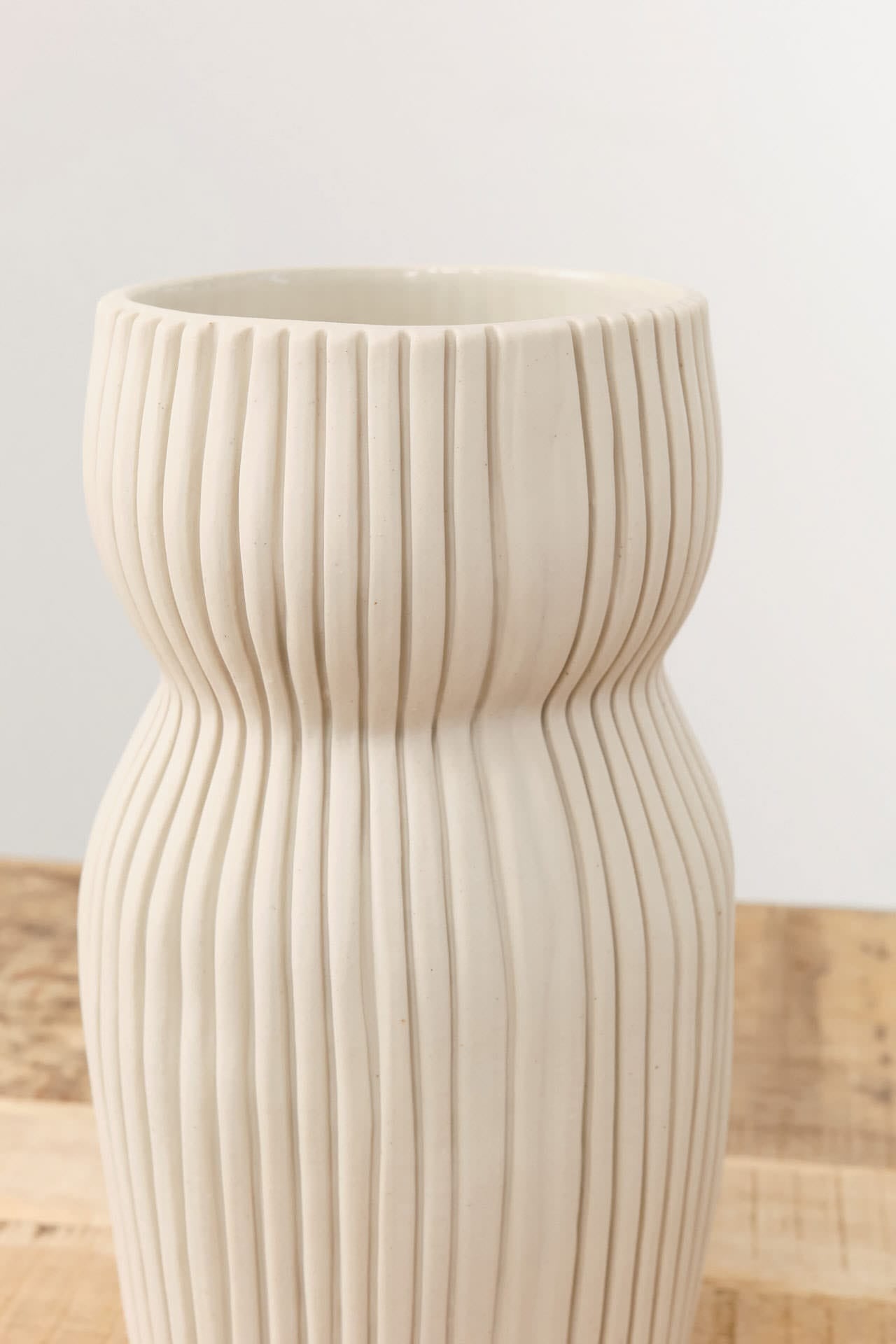 Cym Warkov Ceramics Home Kitchen Vases Large Round Curvy 2.0 Vase Cream